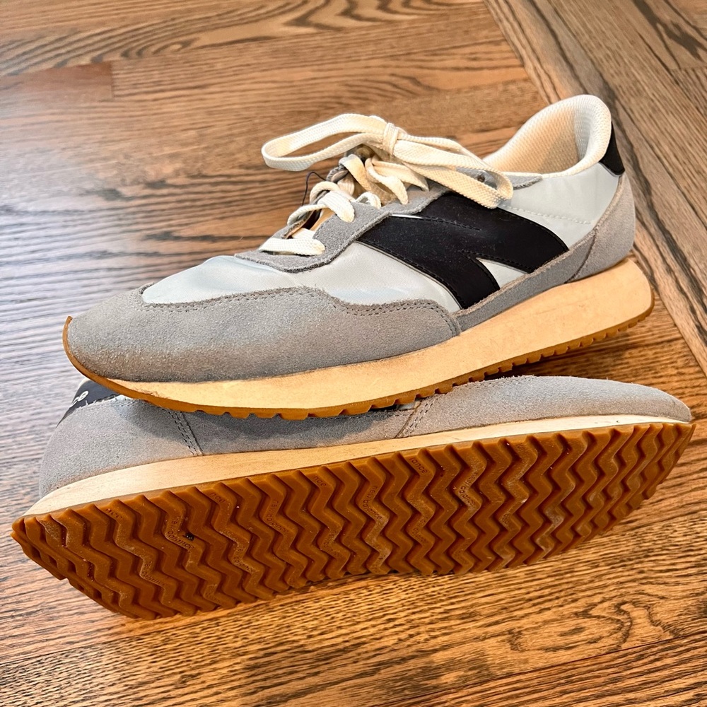 New Balance 237